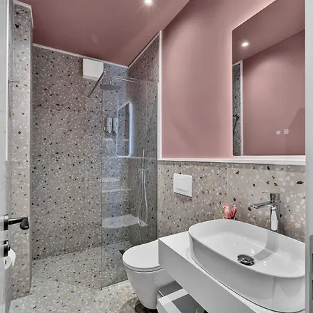 Eden Garden Boutique Center Hotel
