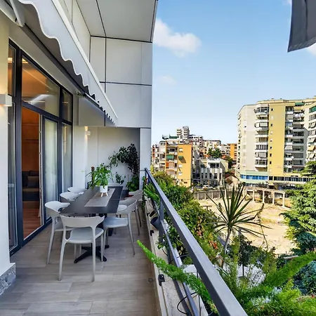Eden Garden Boutique Center * Durrës