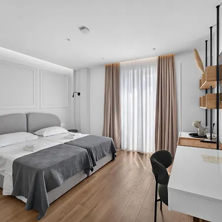 Eden Garden Boutique Center Hotel